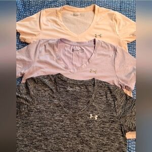 Under Armour V-Neck T-Shirts Set